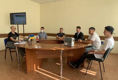 Аларм-оповіщення у Запоріжжі, американський експеримент у Дніпрі та контроль заводів у Харкові: як чеські громадські організації захищають довкілля в Україні